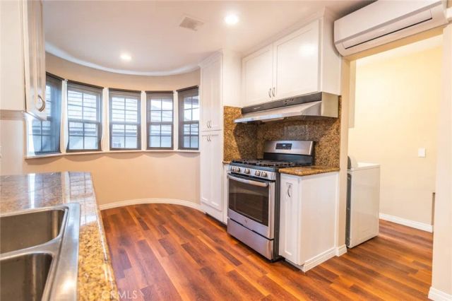 870 N Alexandria Avenue, Los Angeles, CA 90029