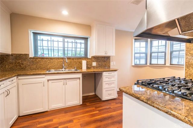 870 N Alexandria Avenue, Los Angeles, CA 90029