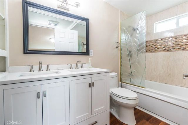 870 N Alexandria Avenue, Los Angeles, CA 90029