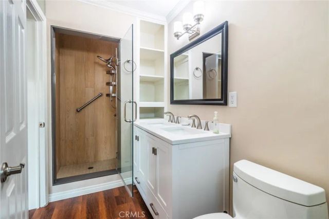 870 N Alexandria Avenue, Los Angeles, CA 90029