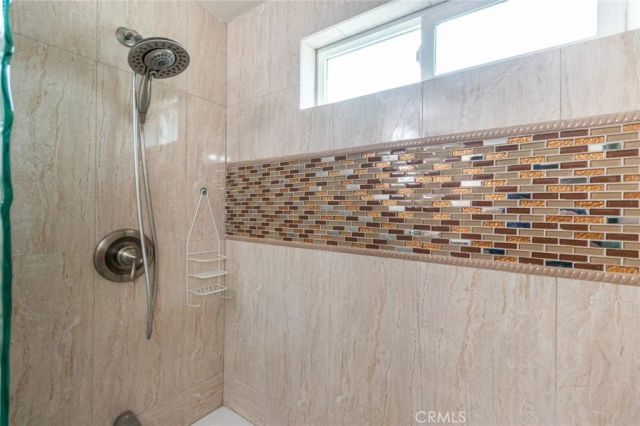870 N Alexandria Avenue, Los Angeles, CA 90029