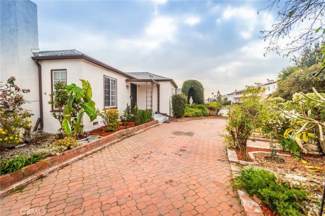 870 N Alexandria Avenue, Los Angeles, CA 90029