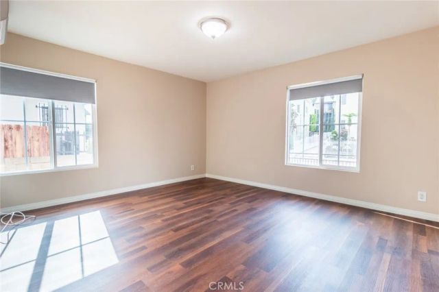 870 N Alexandria Avenue, Los Angeles, CA 90029