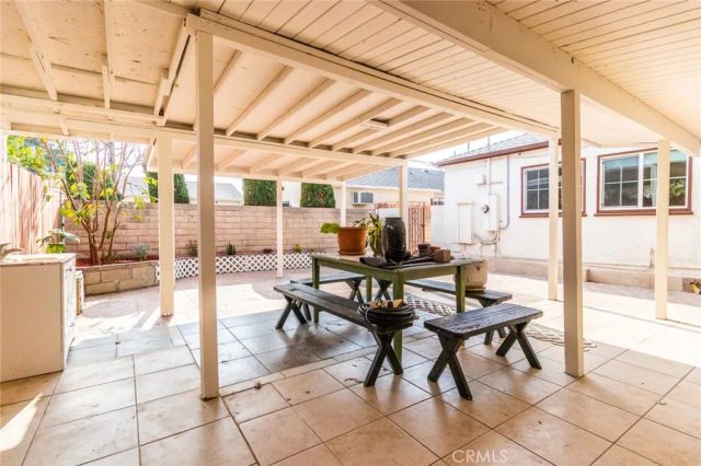 870 N Alexandria Avenue, Los Angeles, CA 90029