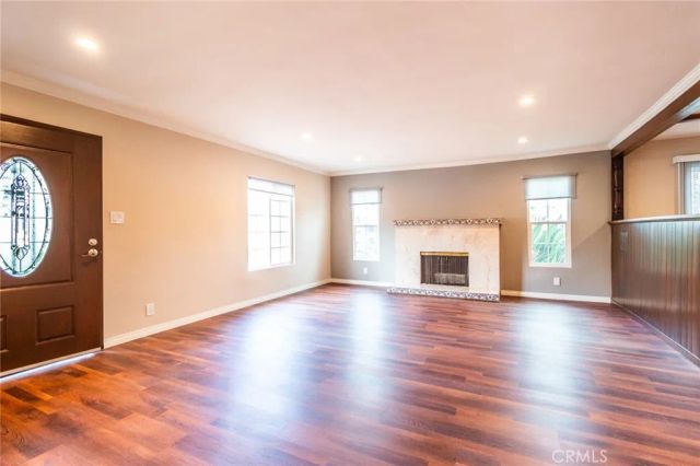 870 N Alexandria Avenue, Los Angeles, CA 90029