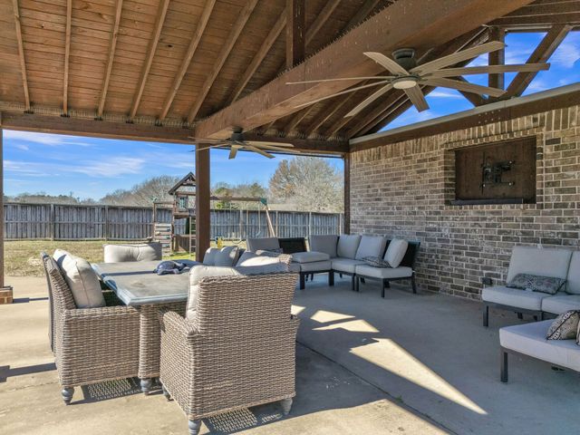 12118 Copper Circle, Lindale, TX 75706