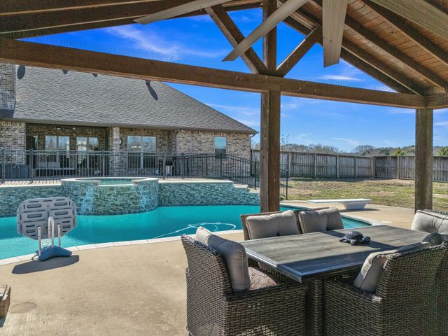 12118 Copper Circle, Lindale, TX 75706