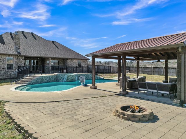 12118 Copper Circle, Lindale, TX 75706