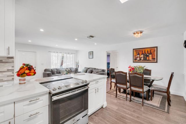 5711 NW 65TH Way, Tamarac, FL 33321