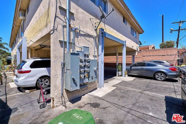 4934 Maplewood Avenue, Los Angeles, CA 90004