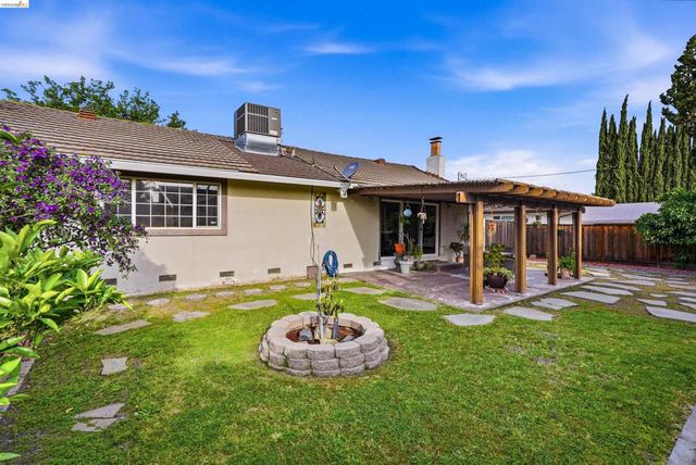 2904 Balboa Dr, Tracy, CA 95376