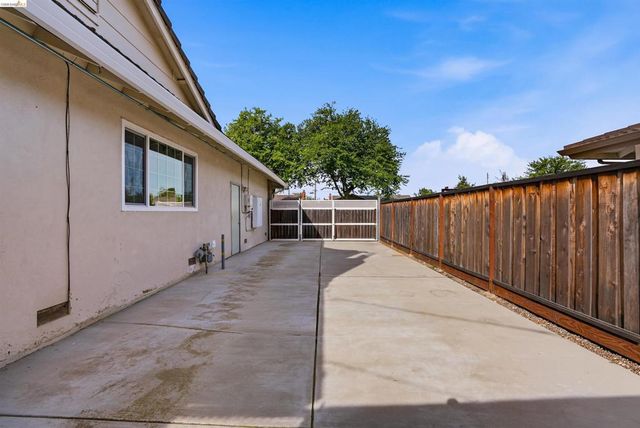 2904 Balboa Dr, Tracy, CA 95376
