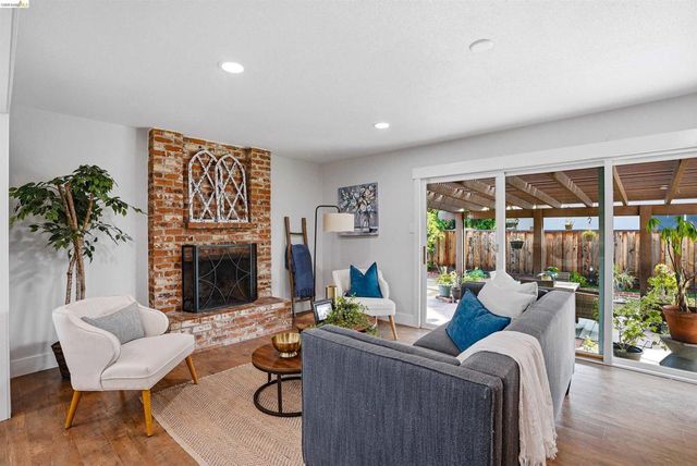 2904 Balboa Dr, Tracy, CA 95376