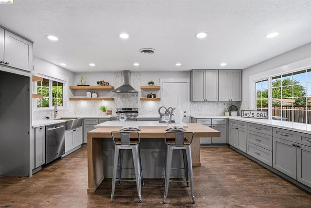 2904 Balboa Dr, Tracy, CA 95376