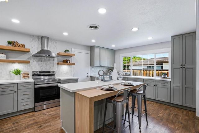 2904 Balboa Dr, Tracy, CA 95376