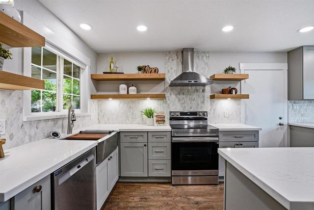 2904 Balboa Dr, Tracy, CA 95376