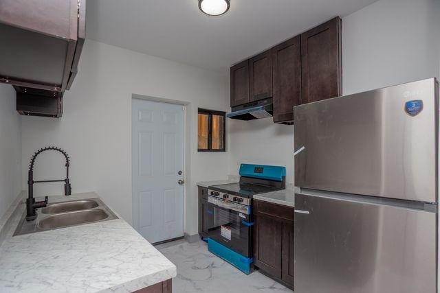 7505 S Yates Street 1, Chicago, IL 60649