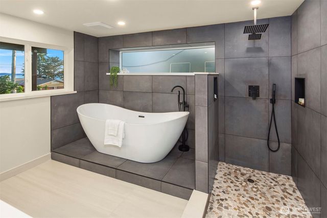 11988 Marine View Drive SW, Burien, WA 98146