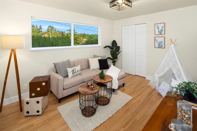 11988 Marine View Drive SW, Burien, WA 98146