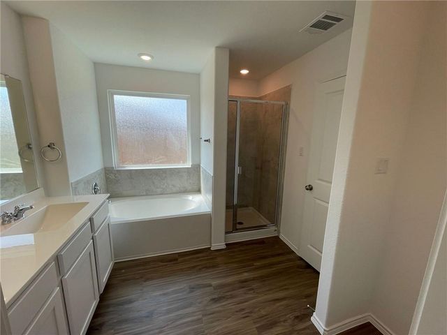 101 Konik RD, Georgetown, TX 78626