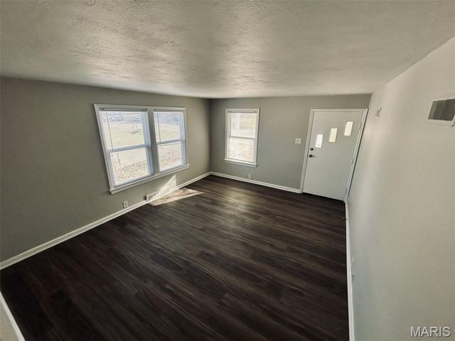 825 Walters Drive, Ferguson, MO 63135