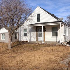 825 Walters Drive, Ferguson, MO 63135