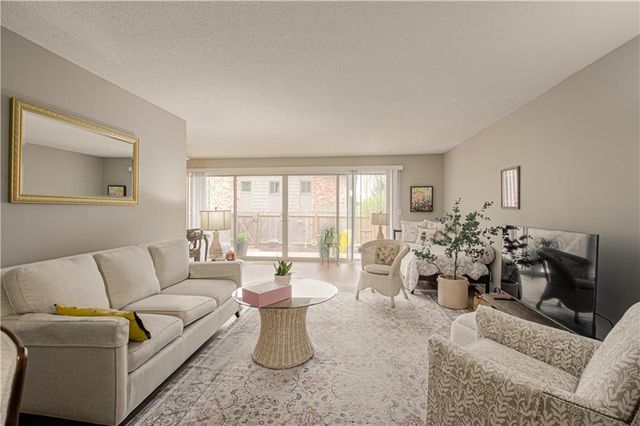 8740 Metcalf Avenue 103C, Overland Park, KS 66212