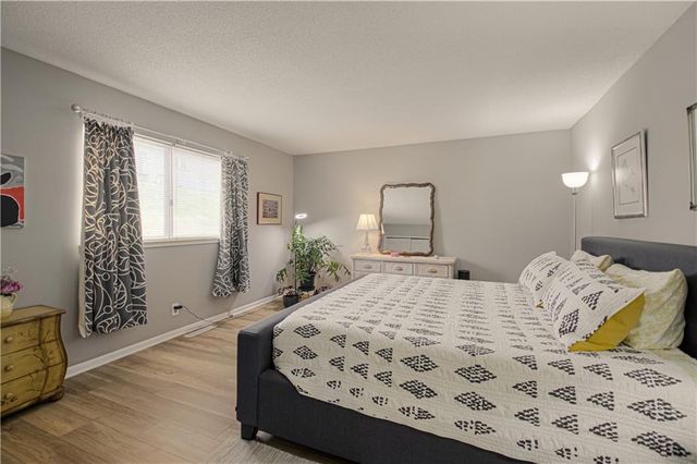 8740 Metcalf Avenue 103C, Overland Park, KS 66212