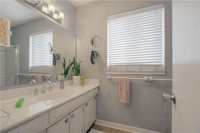 8740 Metcalf Avenue 103C, Overland Park, KS 66212