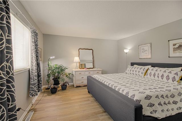 8740 Metcalf Avenue 103C, Overland Park, KS 66212