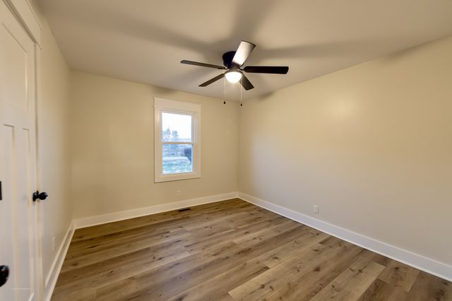 77 Royal Dr, Rock Island, TN 38581