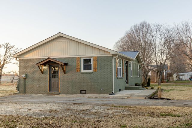 77 Royal Dr, Rock Island, TN 38581