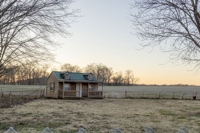 77 Royal Dr, Rock Island, TN 38581