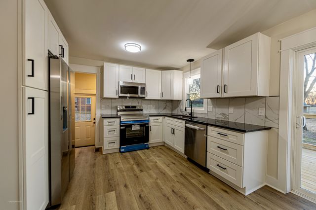 77 Royal Dr, Rock Island, TN 38581