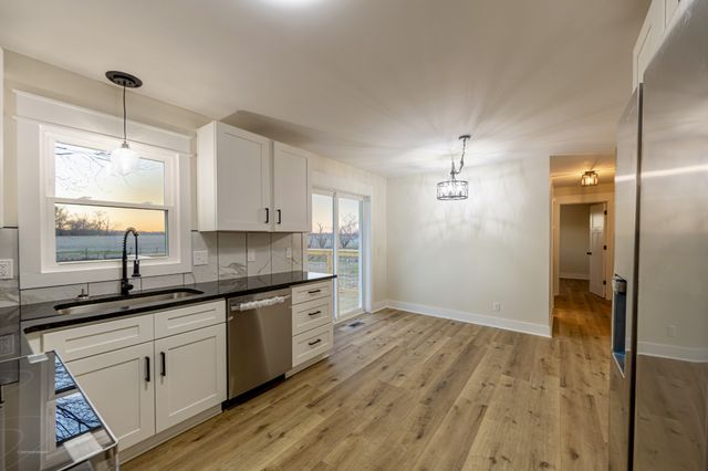 77 Royal Dr, Rock Island, TN 38581