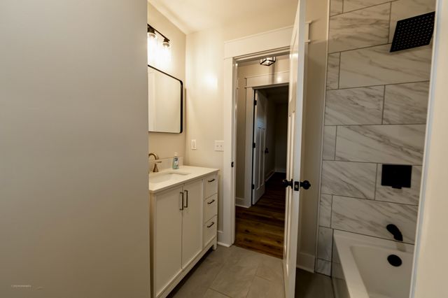 77 Royal Dr, Rock Island, TN 38581