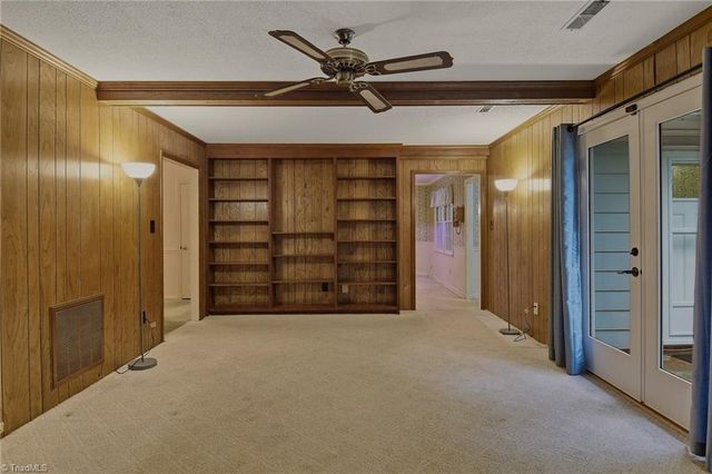 1875 Mallard Lakes Drive, Winston-salem, NC 27106