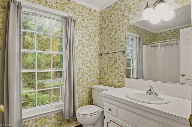 1875 Mallard Lakes Drive, Winston-salem, NC 27106
