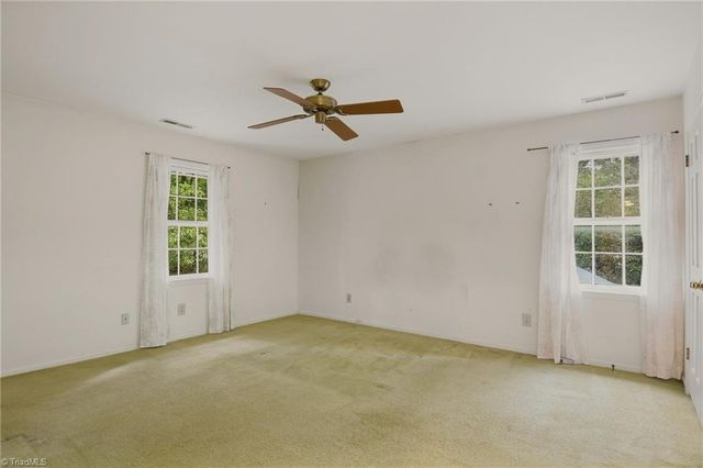1875 Mallard Lakes Drive, Winston-salem, NC 27106