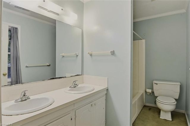1875 Mallard Lakes Drive, Winston-salem, NC 27106