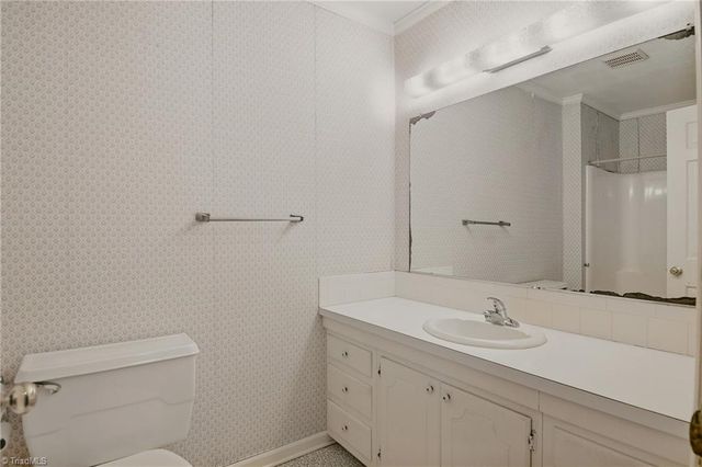 1875 Mallard Lakes Drive, Winston-salem, NC 27106