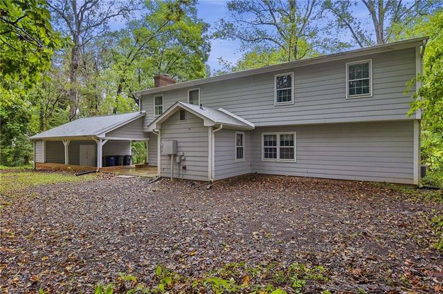 1875 Mallard Lakes Drive, Winston-salem, NC 27106