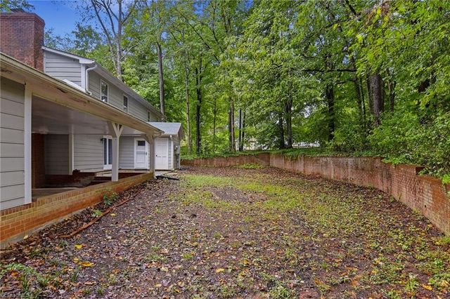 1875 Mallard Lakes Drive, Winston-salem, NC 27106