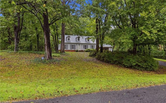 1875 Mallard Lakes Drive, Winston-salem, NC 27106