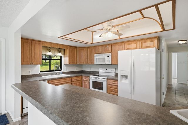385 N CORNISH POINT, Lecanto, FL 34461