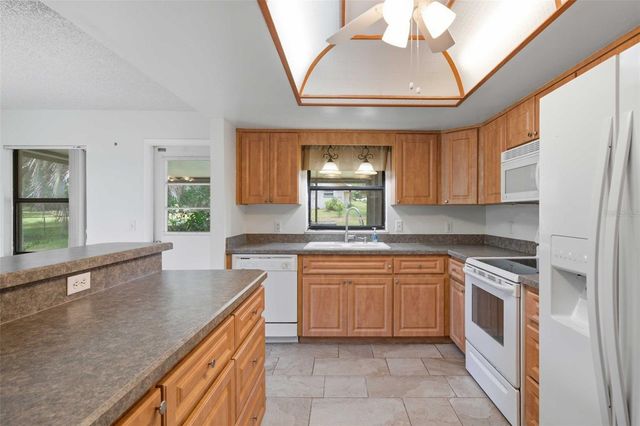 385 N CORNISH POINT, Lecanto, FL 34461