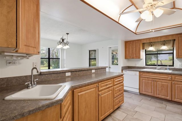385 N CORNISH POINT, Lecanto, FL 34461