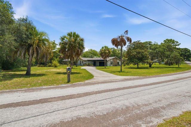 385 N CORNISH POINT, Lecanto, FL 34461