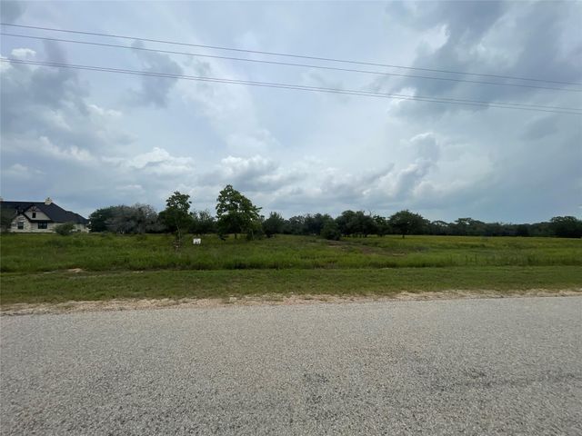 501 Pintail Lane, Columbus, TX 78934
