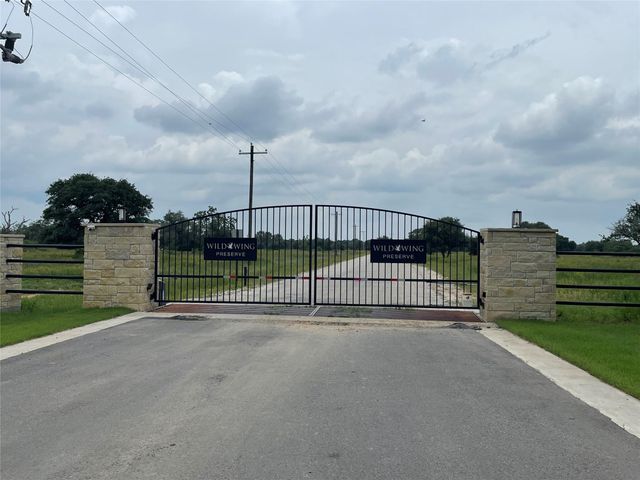 501 Pintail Lane, Columbus, TX 78934